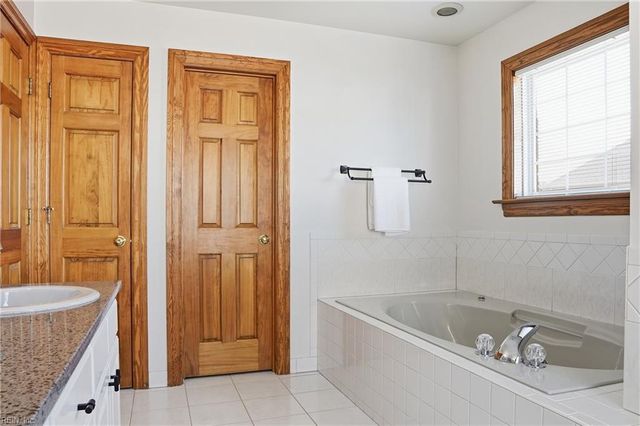 1700 Maze Hill MEWS, Virginia Beach, VA 23455