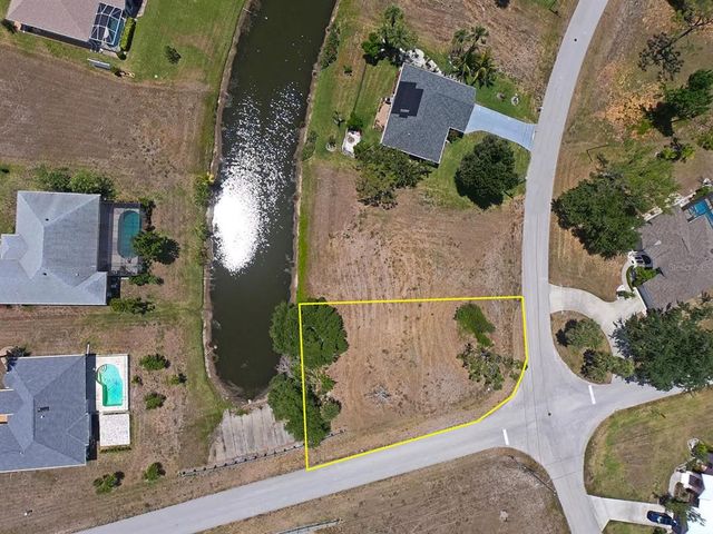 133 FAIRWAY ROAD, Rotonda West, FL 33947