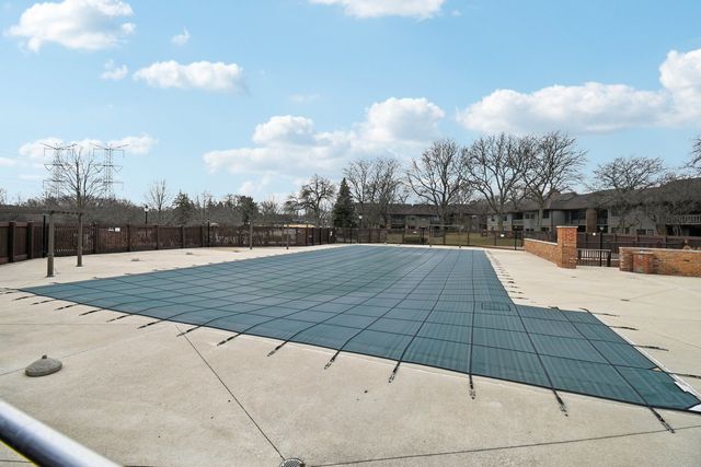 7652 W Golf Drive 2A, Palos Heights, IL 60463