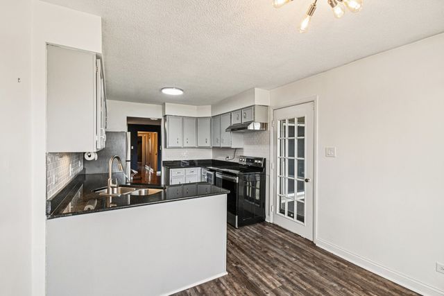 7652 W Golf Drive 2A, Palos Heights, IL 60463