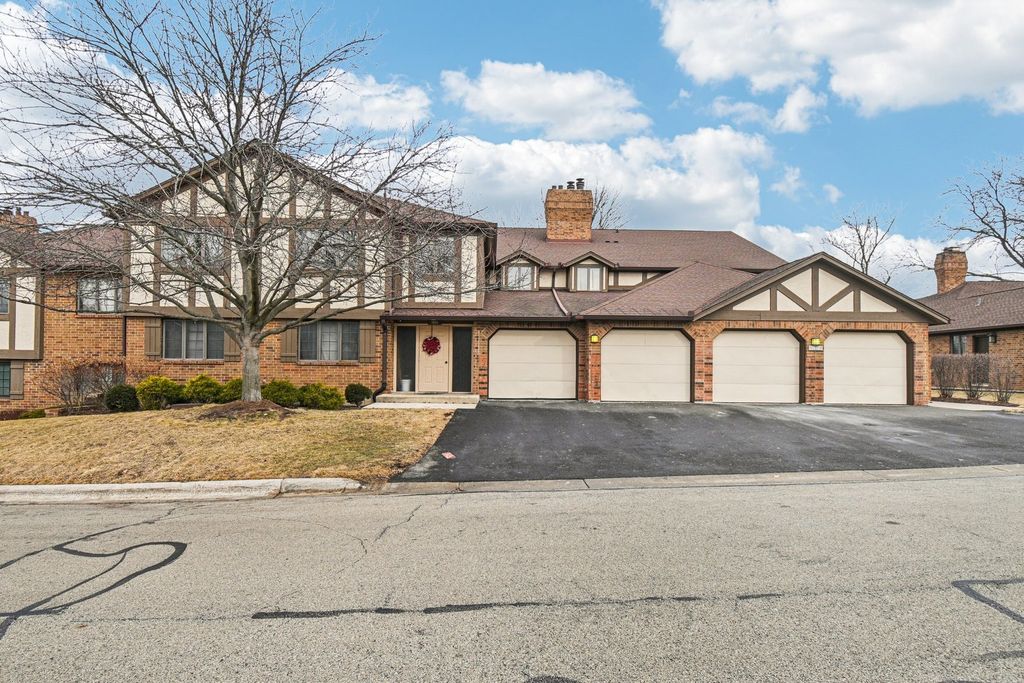7652 W Golf Drive 2A, Palos Heights, IL 60463