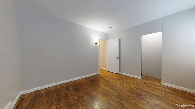 715 Kenilworth Avenue, Pontiac, MI 48340