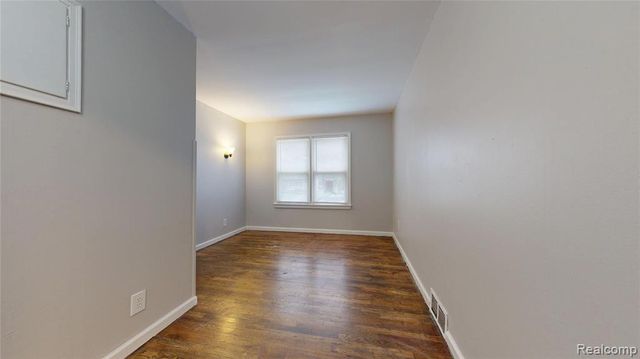 715 Kenilworth Avenue, Pontiac, MI 48340