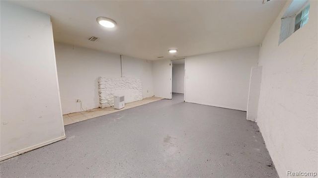 715 Kenilworth Avenue, Pontiac, MI 48340