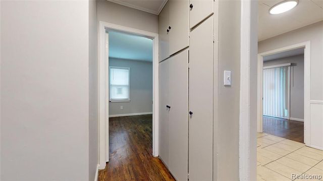 715 Kenilworth Avenue, Pontiac, MI 48340