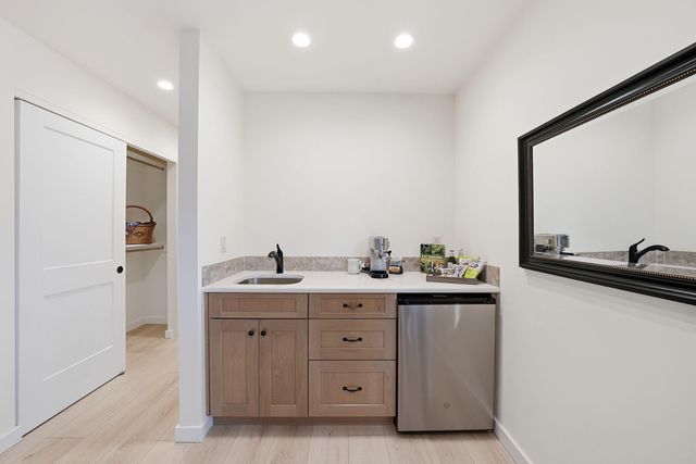 337 W Jefferson Avenue 1, Sisters, OR 97759