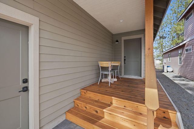 337 W Jefferson Avenue 1, Sisters, OR 97759