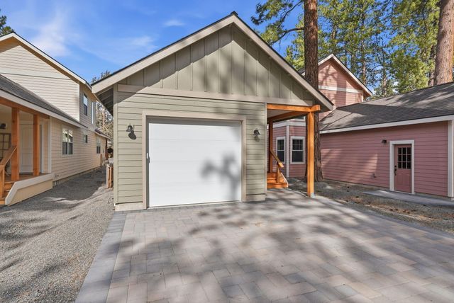 337 W Jefferson Avenue 1, Sisters, OR 97759