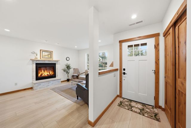 337 W Jefferson Avenue 1, Sisters, OR 97759