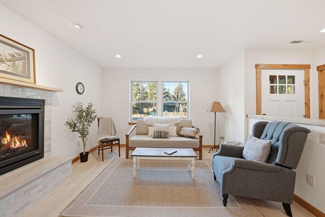 337 W Jefferson Avenue 1, Sisters, OR 97759