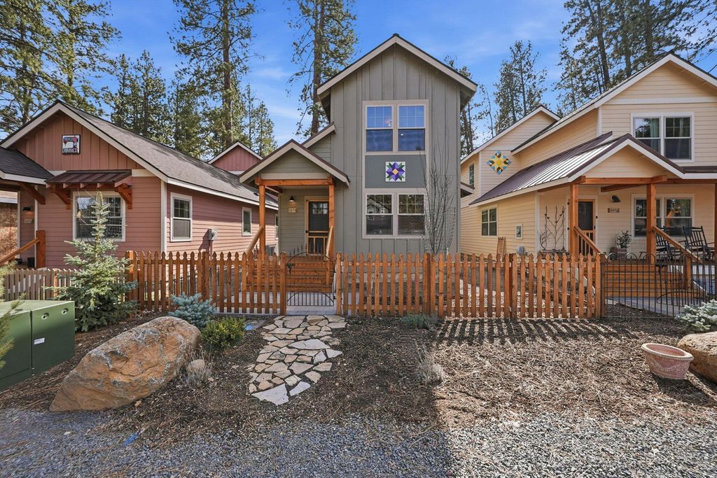 337 W Jefferson Avenue 1, Sisters, OR 97759