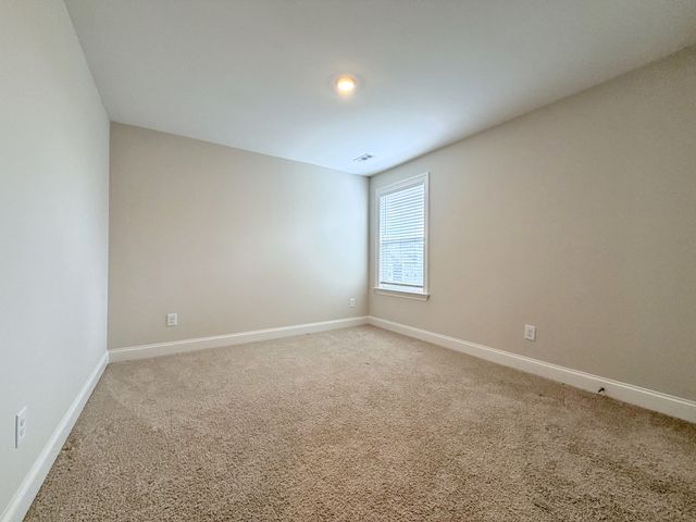 105 Cryer Dr, Gallatin, TN 37066