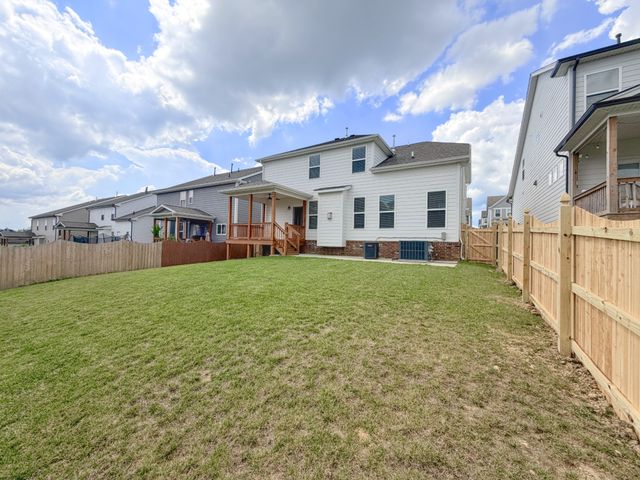 105 Cryer Dr, Gallatin, TN 37066