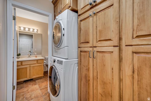 5196 W HAMPTON CT, Highland, UT 84003