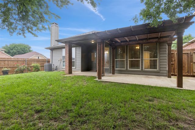 13100 Larks View Point, Fort Worth, TX 76244