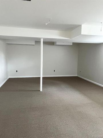 9005 Campbell Creek Drive, Commerce Twp, MI 48390