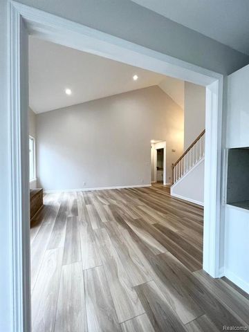 9005 Campbell Creek Drive, Commerce Twp, MI 48390