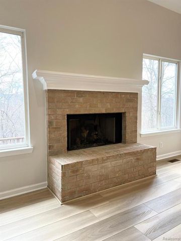 9005 Campbell Creek Drive, Commerce Twp, MI 48390