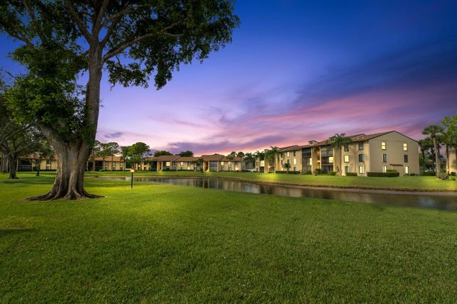 816 Sky Pine Way F, Greenacres, FL 33415