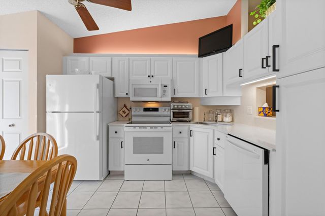 816 Sky Pine Way F, Greenacres, FL 33415