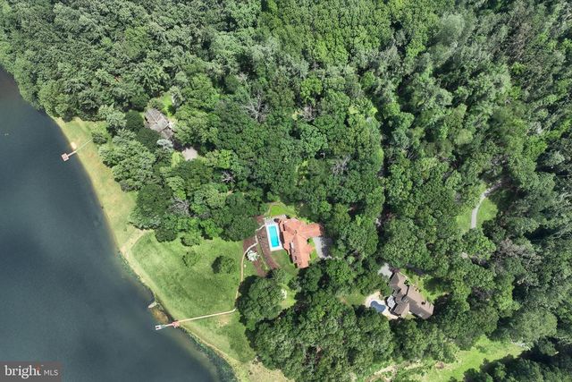 174 SPRINGHOUSE LN, Spring Grove, PA 17362