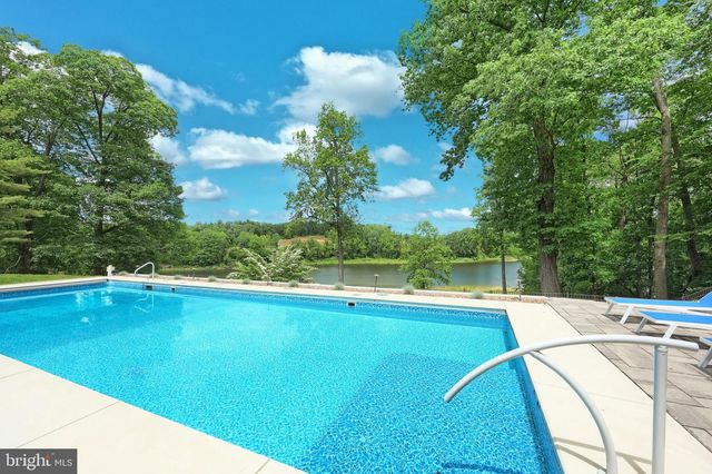 174 SPRINGHOUSE LN, Spring Grove, PA 17362