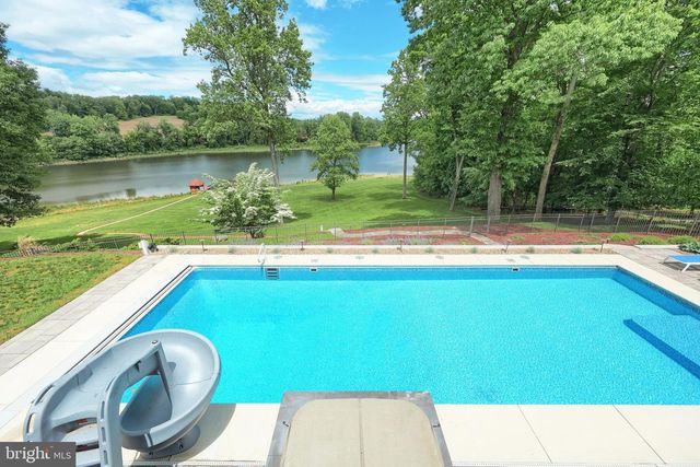 174 SPRINGHOUSE LN, Spring Grove, PA 17362