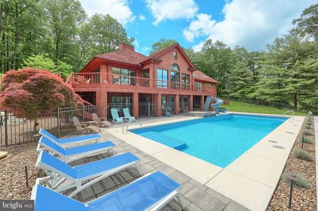 174 SPRINGHOUSE LN, Spring Grove, PA 17362