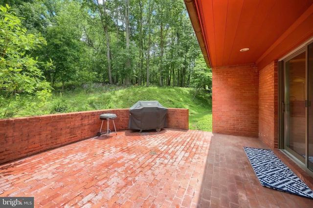 174 SPRINGHOUSE LN, Spring Grove, PA 17362