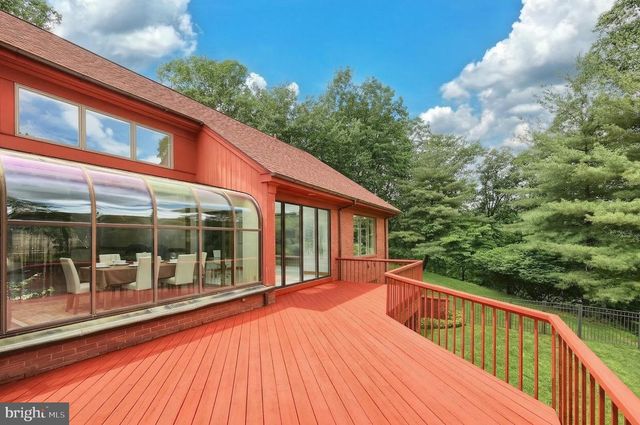 174 SPRINGHOUSE LN, Spring Grove, PA 17362