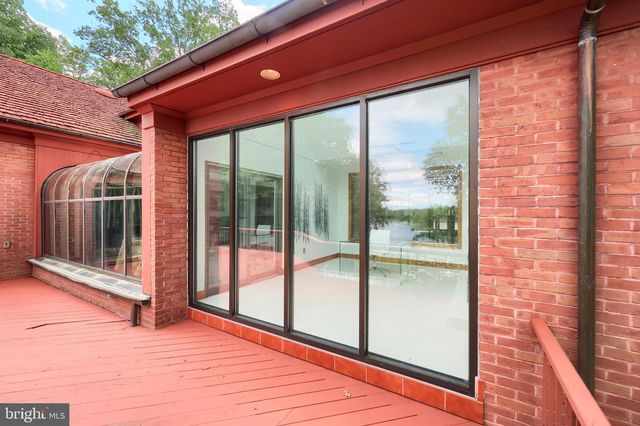 174 SPRINGHOUSE LN, Spring Grove, PA 17362