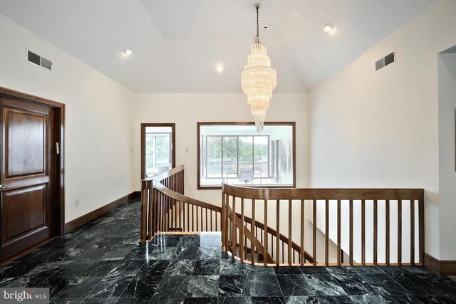 174 SPRINGHOUSE LN, Spring Grove, PA 17362