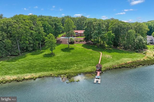 174 SPRINGHOUSE LN, Spring Grove, PA 17362