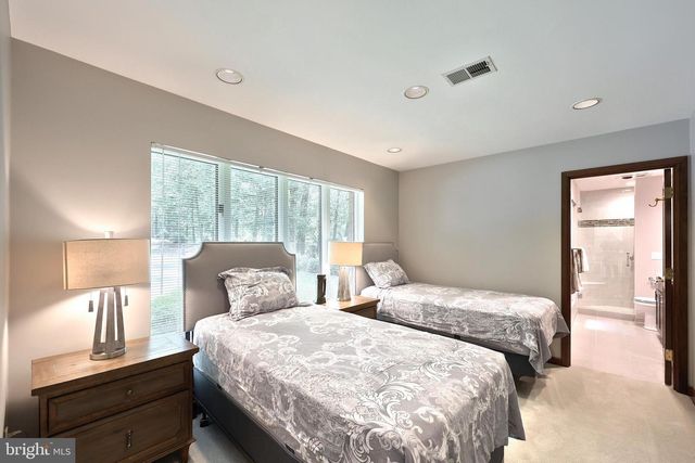 174 SPRINGHOUSE LN, Spring Grove, PA 17362