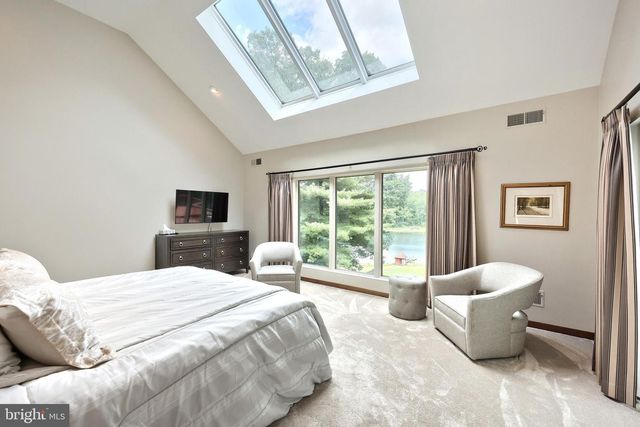 174 SPRINGHOUSE LN, Spring Grove, PA 17362