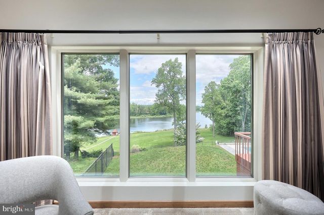 174 SPRINGHOUSE LN, Spring Grove, PA 17362