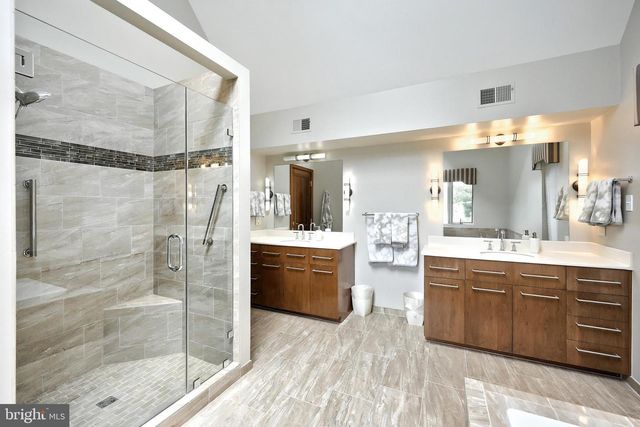 174 SPRINGHOUSE LN, Spring Grove, PA 17362