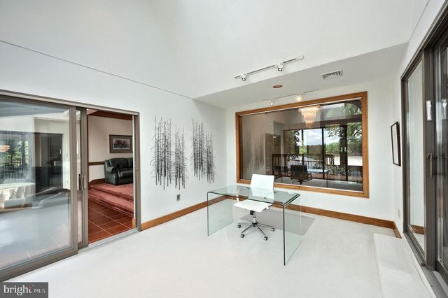 174 SPRINGHOUSE LN, Spring Grove, PA 17362