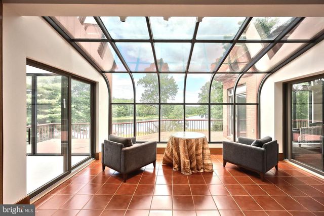 174 SPRINGHOUSE LN, Spring Grove, PA 17362