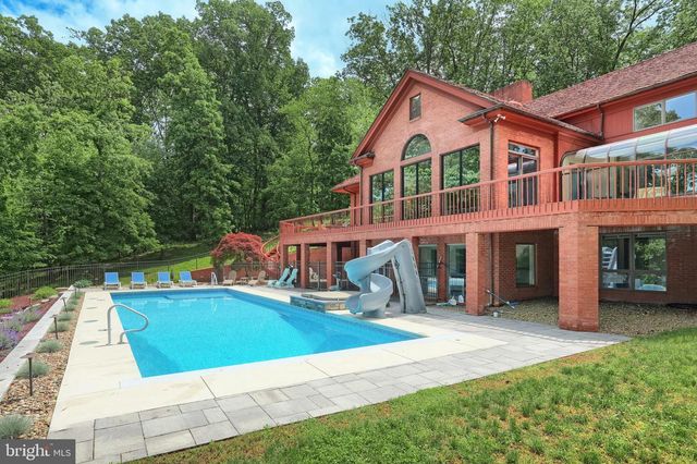 174 SPRINGHOUSE LN, Spring Grove, PA 17362