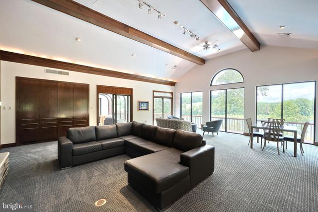 174 SPRINGHOUSE LN, Spring Grove, PA 17362