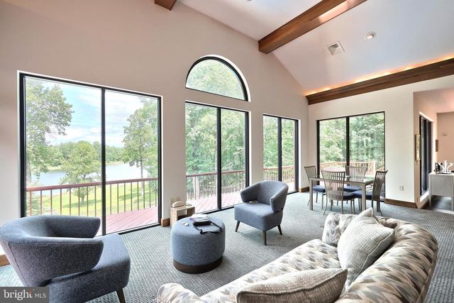 174 SPRINGHOUSE LN, Spring Grove, PA 17362