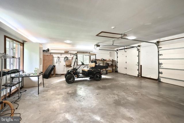 174 SPRINGHOUSE LN, Spring Grove, PA 17362