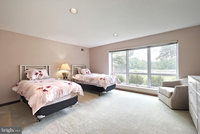 174 SPRINGHOUSE LN, Spring Grove, PA 17362