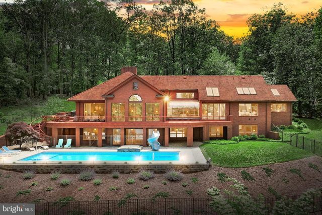 174 SPRINGHOUSE LN, Spring Grove, PA 17362