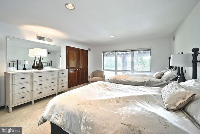 174 SPRINGHOUSE LN, Spring Grove, PA 17362