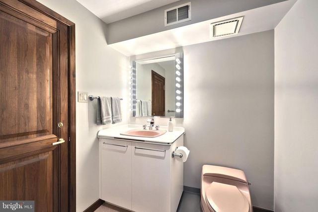 174 SPRINGHOUSE LN, Spring Grove, PA 17362