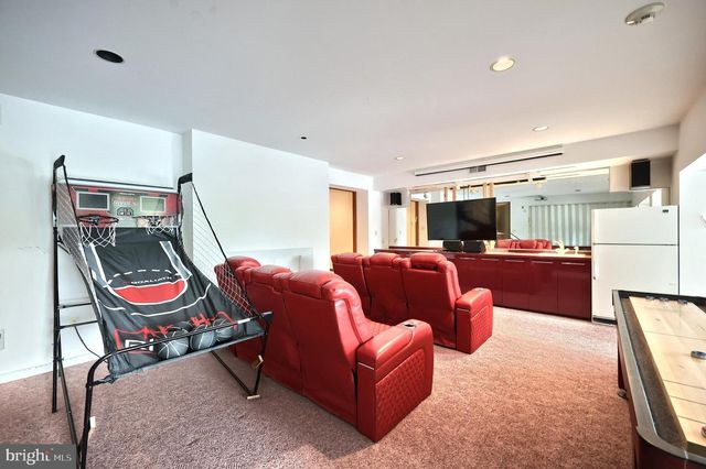 174 SPRINGHOUSE LN, Spring Grove, PA 17362