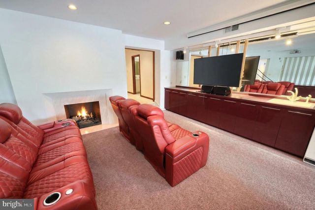 174 SPRINGHOUSE LN, Spring Grove, PA 17362