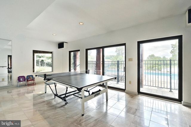 174 SPRINGHOUSE LN, Spring Grove, PA 17362